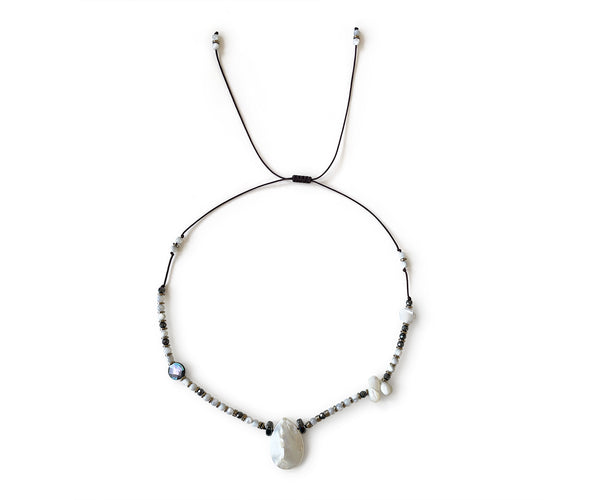 Mother of Pearl with Pendant Hand-Knitted Choker